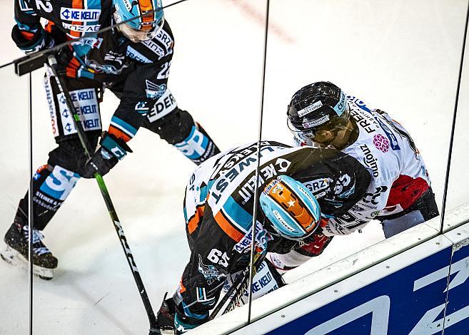 Hunter Fejes (EHC Liwest Black Wings Linz), Steve Oleksy (EHC Liwest Black Wings Linz), Adam Jonas (HC Orli Znojmo),  Eishockey,  EHC Liwest Black Wings Linz vs HC Orli Znojmo