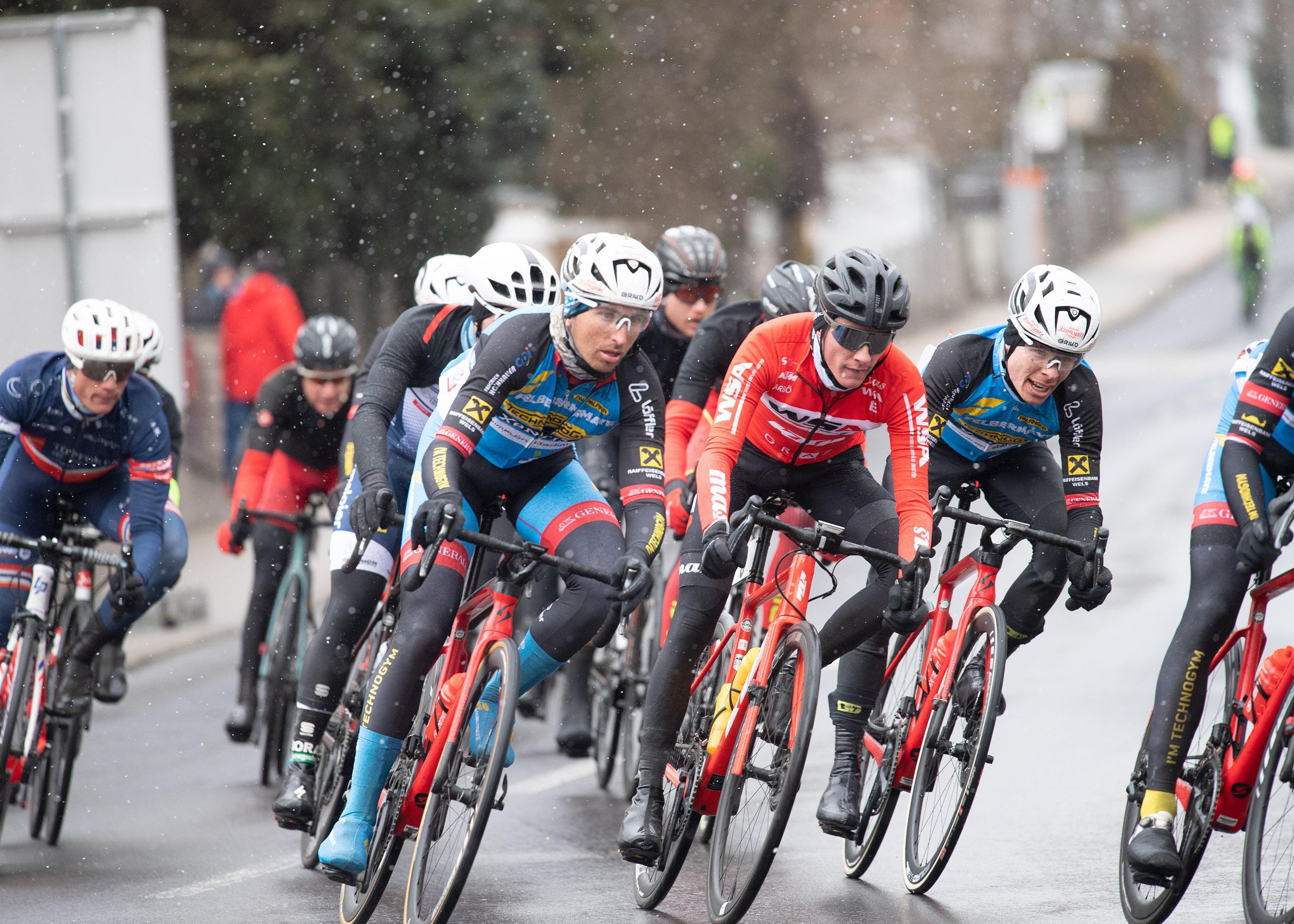 Andi Bajc (SLO, Team Felbermayr Simplon Wels),  Martin Messner (AUT, WSA KTM Graz) ,Herren Elite, U23, Radliga, 60. Radsaison-Eröffnungsrennen Leonding, Oberösterreich 