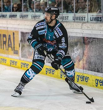 Rick Schofield (EHC Liwest Black Wings Linz)  EHC Liwest Black Wings Linz vs EC VSV