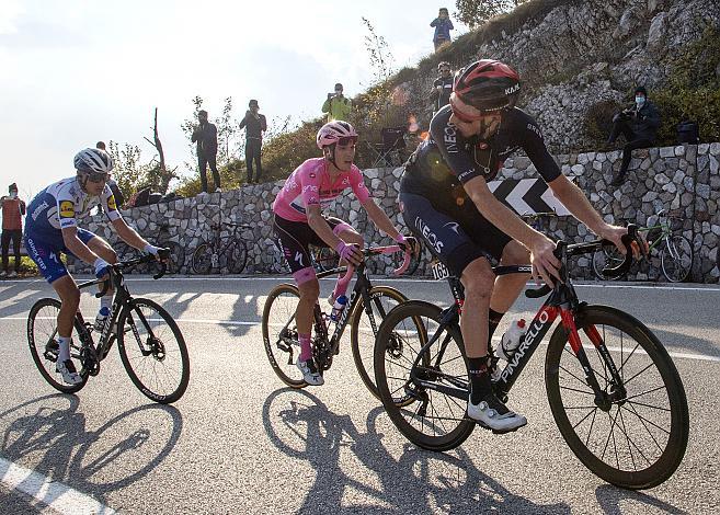 Etappenieger, Tao Geoghegan Hart (GBR, Ineos Grenadiers) und das Rosa Trikot mit Joao Almeida (POR, Deceuninck - Quick Step) Stage 15,  Base Aerea Rivolto  ›  Piancavallo   (185k) 15. Etappe, 103. Giro d Italia 