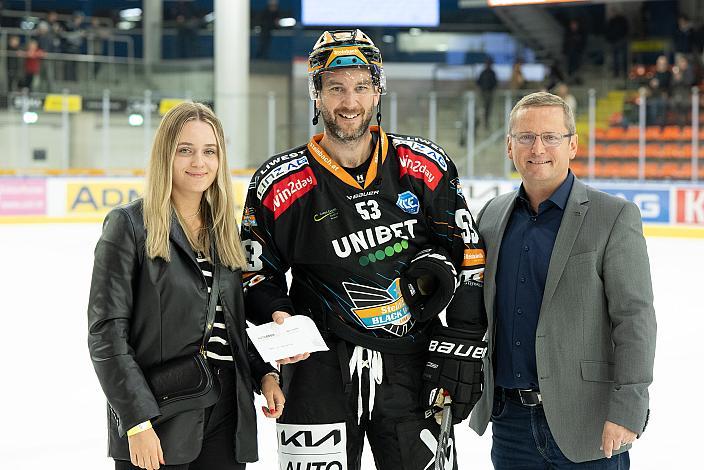 Spieler des Abends Marc-Andre Dorion (Steinbach Black Wings Linz) Steinbach Black Wings Linz vs HC Pustertal Woelfe, 7. Runde ICE Hockey League, Steinbach Black Wings Linz, Linz AG Eisarena 