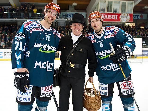 Der Rauchfangkehrer brachte Glueck fuer Pat Leahy und Franklin MacDonald, EHC Liwest Black Wings Linz vs HC TWK Innsbruck