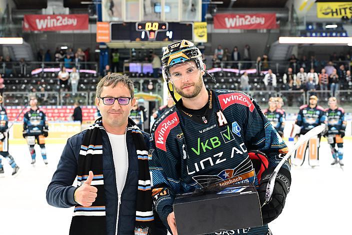 Spieler des Abends Matt MacKenzie (Steinbach Black Wings Linz) Steinbach Black Wings Linz vs HC Pustertal Woelfe, 4. Runde ICE Eishockey Liga, Linz AG Eisarena