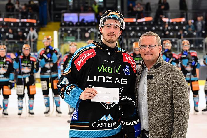 Spieler des Abends Henrik Neubauer (Steinbach Black Wings Linz)  Win2Day ICE Hockey League,  Steinbach Black Wings Linz vs Spusu Vienna Capitals,  Linz AG Eisarena 