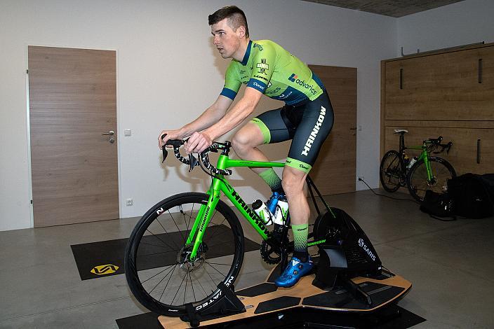 Johannes Hirschbichler (AUT, Hrinkow Advarics Cycleang Team) trainiert auf dem Saris Smarttrainer, Herren Elite, UCI Continental, Raiffeisen Hrinkow Bike Akademie