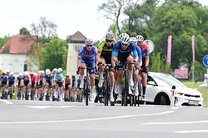 Dominik Amann (AUT, Team Vorarlberg) Das Peloton am Weg durch Oberösterreich von St. Florian zur  Höss, Hinterstoder , 14. Int. Raiffeisen OÖ-Radrundfahrt UCI Kat. 2.2