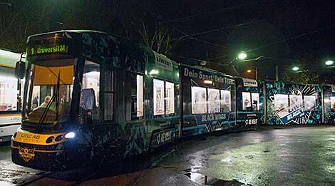 Die Liwest Black Wings Linz Strassenbahn.