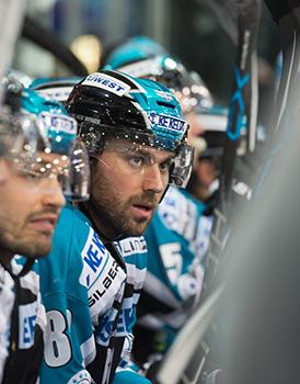 Dan DaSilva (EHC Liwest Black Wings Linz), EHC Liwest Black Wings Linz vs HCB Suedtirol 4. Viertelfinale