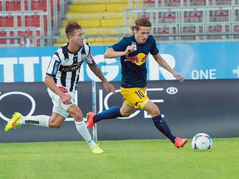 Daniel Kerschbaumer (LASK Linz, #26) und Stefan Savic (FC Liefering, #10), Sky Go, 1. Liga Lask vs. Liefering