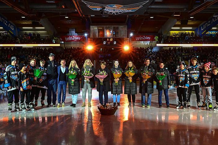 Ehrung für Steelwings Funktionäre, Win2Day ICE Hockey League,  Steinbach Black Wings Linz vs EC KAC,  Linz AG Eisarena 