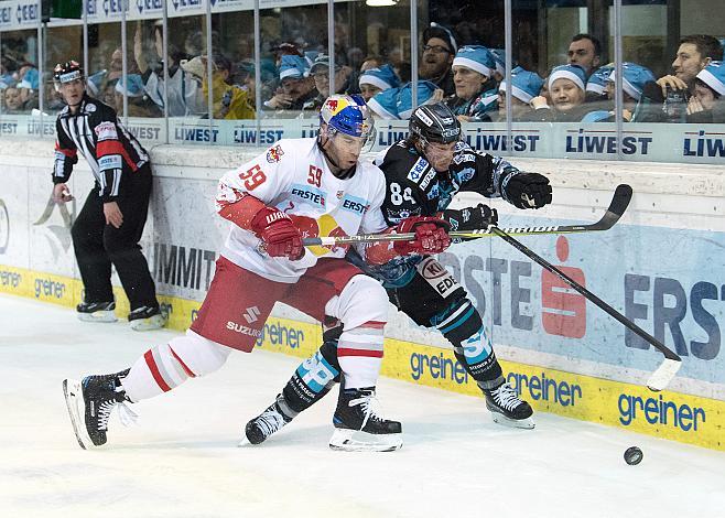 Corey Locke (EHC Liwest Black Wings Linz) und Julien Brouillette (EC Red Bull Salzburg)  EHC Liwest Black Wings Linz vs EC Red Bull Salzburg