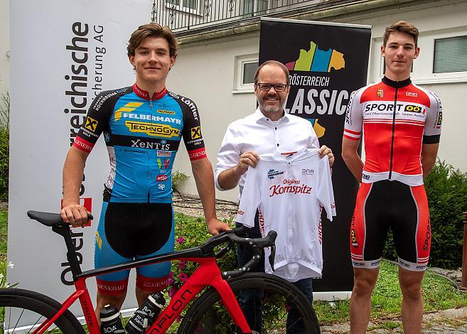 v.l. Adrian Stieger (AUT, RC ARBÖ Felbermayr Wels), Harald Maier-Kern, Stadtrad Sport Marchtrenk, Jakob Purtscheller (AUT, Team Felbermayr Wels), Pressekonferenz, 46. Int. Keine Sorgen Oberösterreich Juniorenrundfahrt