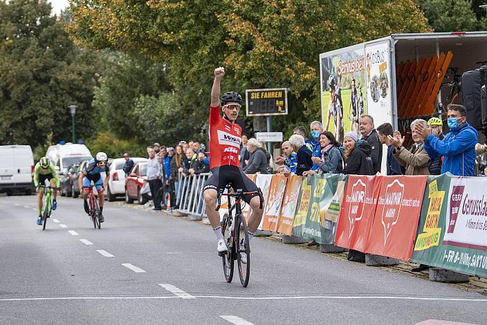 Sieger Valentin Götzinger (AUT, Team WSA Graz ARBOE),  Heurigen Grand Prix Klein-Engersdorf,  U23, Elite Damen und Herren