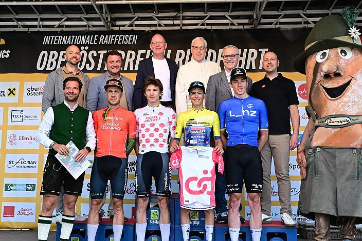 Die Trikotträger Riccardo Zoidl (AUT, Hrinkow Advarics), Milan Kadlec (CZE, Team Elkov Crypto4me), Henrique Ribeiro Bravo (BRA, Soudal - Quickstep Devo Team), Kilian Feurstein (AUT, Team Vorarlberg), 4. Etappe Aigen - Schlägl - Aigen - Schlägl, Oberösterreich Rundfahrt