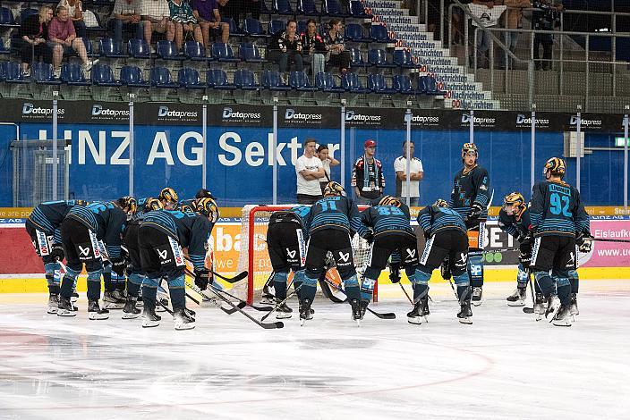 Das Team der Steinbach Black Wings Linz Testspiel Steinbach Black Wings Linz vs EC Bad Nauheim, Linz AG Eisarena, pre season 