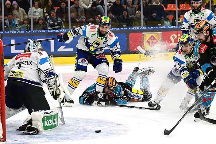 Tormann Jean-Philippe Lamoureux (EC iDM Wärmepumpen VSV), Gerd Kragl (Steinbach Black Wings Linz), Shawn St.Amant (Steinbach Black Wings Linz) Win2Day ICE Hockey League,  Steinbach Black Wings Linz vs EC iDM Wärmepumpen VSV,  Linz AG Eisarena 