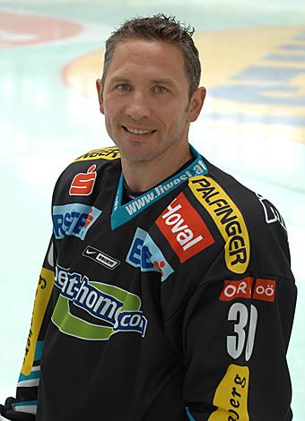 #30 Christian Perthaler, Stuermer, EHC Liwest Black Wings Linz