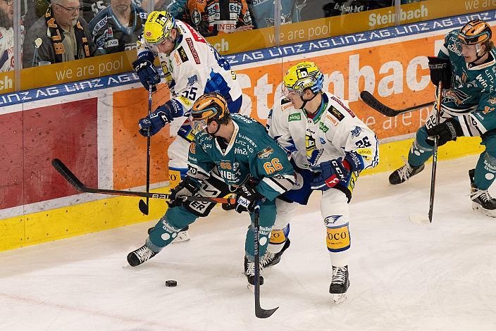 Robert Sabolic (EC iDM Wärmepumpen VSV), Stefan Gaffal (Steinbach Black Wings Linz), Dominik Grafenthin (EC iDM Wärmepumpen VSV), Brodi Stuart (Steinbach Black Wings Linz) Steinbach Black Wings Linz vs EC ID Wärmepumpen VSV, 47. Runde, Retro Night, ICE Hockey League, Steinbach Black Wings Linz, Linz AG Eisarena 