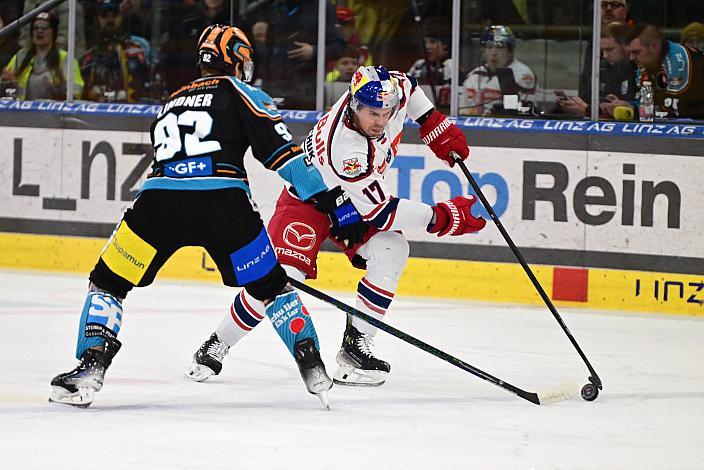 Lorenz Lindner (Steinbach Black Wings Linz), Scott Kosmachuck (EC Red Bull Salzburg),  Win2Day ICE Hockey League,  Steinbach Black Wings Linz vs EC Red Bull Salzburg,  Linz AG Eisarena 