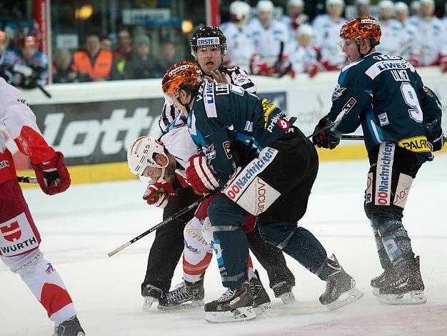 Brian Lebler, Linz boxt Sebastien Piche, Bozen, EHC Liwest Black Wings Linz vs HCB Suedtirol, Bozen