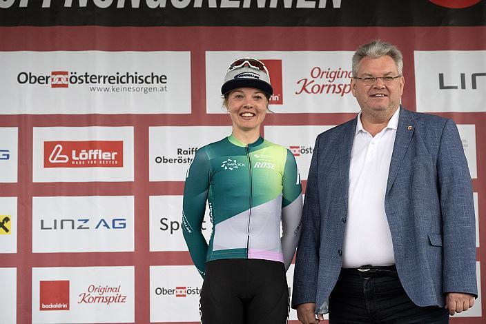 Siegerin Katharina Fox (GER, MAXX-Solar Rose Woman Racing) Damen Elite, U23, Radliga, 62. Radsaison-Eröffnungsrennen Leonding, Oberösterreich