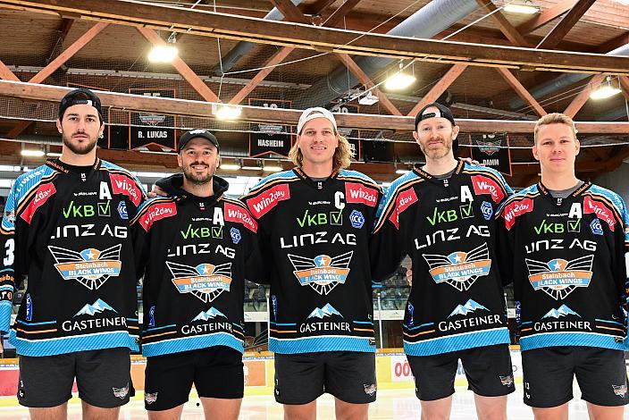 v.l. Greg Moro (Steinbach Black Wings Linz), Andreas Kristler (Steinbach Black Wings Linz), Brian Lebler (Steinbach Black Wings Linz), Sean Collins (Steinbach Black Wings Linz), Gerd Kragl (Steinbach Black Wings Linz) Saisonstart Pressegespräch, Steinbach Black Wings Linz Linz AG Eisarena 