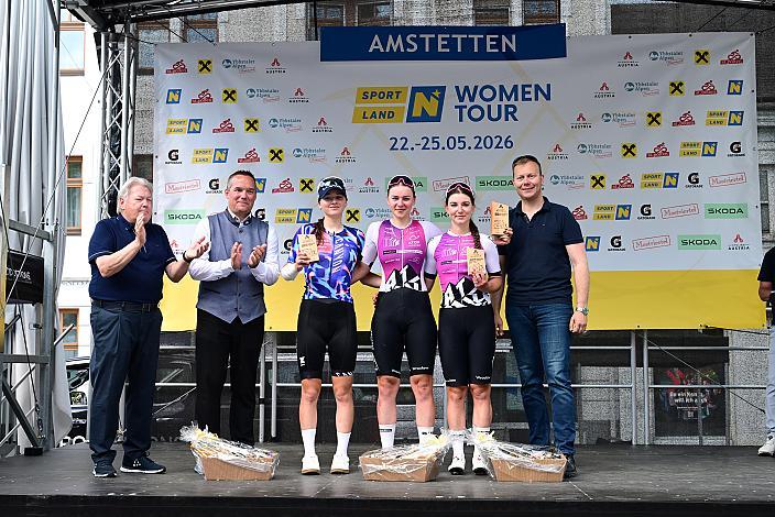 v.l. 2 Platz Etappe Erja Giulia Bianchi (ITA, Canyon / Sram) Siegerin Maja Tracka (POL, AT Atom Deweloper Wroclaw), 3. Olga Wankiewicz (POL, MAT Atom Deweloper Wroclaw),  Amstetten-Amstetten, Sportland NÖ women tour