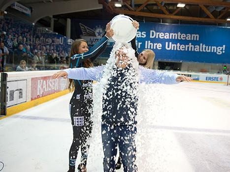 Ice Bucket Challenge, EHC Liwest Black Wings Linz vs HCB Suedtirol