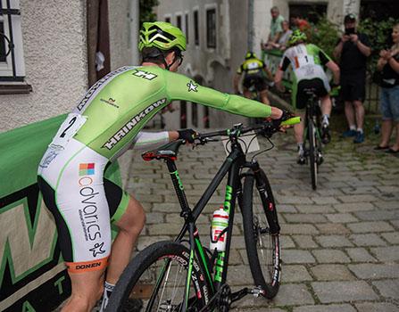 Josef Benetseder (AUT, Hrinkow Advarics Cycleang Team) und Dominik Hrinkow (AUT, Hrinkow Advarics Cycleang Team)