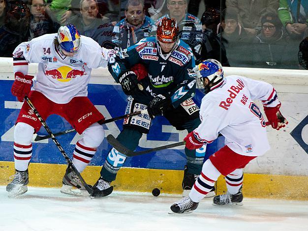 Andy Hedlund Linz, und Dominique Heinrich, Salzburg,  EHC Liwest Black Wings Linz vs EC Red Bull Salzburg, Pick Round