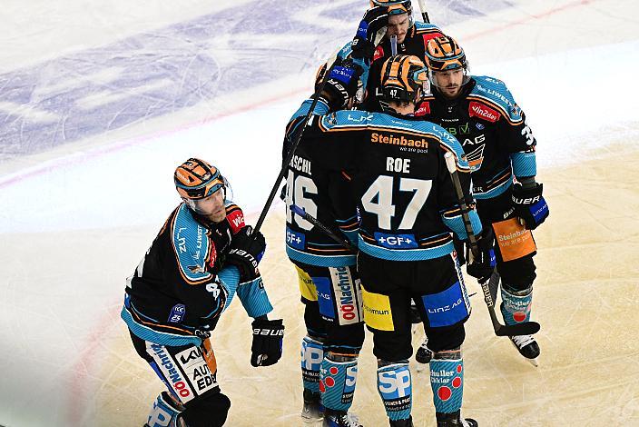 Die Steinbach Black Wings Linz feiern das Tor zum 1. zu 0 durch Sean Collins (Steinbach Black Wings Linz)  Win2Day ICE Hockey League,  Steinbach Black Wings Linz vs Tiwag Innsbruck - Hydro Fehervar AV 19