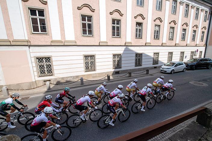 Das Damenfeld in Wilhering,  65. Rad Saison Eroeffnungsrennen Leonding
