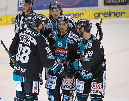 Linz feiert den Ausgleich,  EHC Liwest Black Wings Linz vs HC TWK Innsbruck Die Haie