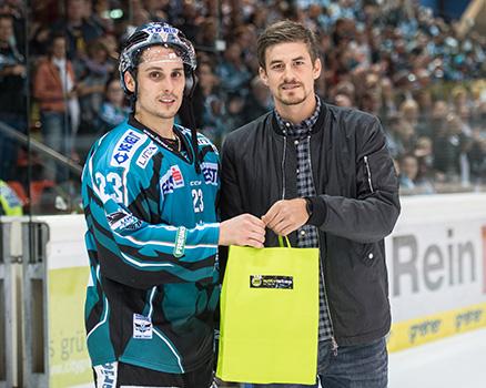 Fabio Hofer (EHC Liwest Black Wings Linz) Spieler des Abends, EHC Liwest Black Wings Linz vs Dornbirner Eishockey Club