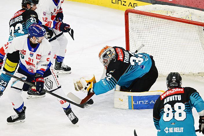 Tormann Rasmus Tirronen (Steinbach Black Wings Linz), Patrick Söllinger (Steinbach Black Wings Linz), Matt Wilkins (HC TIWAG Innsbruck - Die Haie), 33. Runde ICE, Steinbach Black Wings Linz vs HC Innsbruck, Linz AG Eisarena