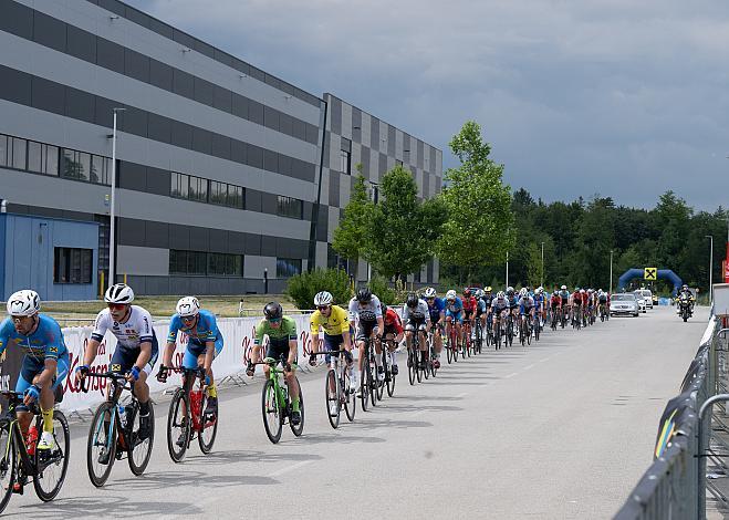 Daan Soete (BEL, Team Deschacht - Group Hens - Containers Maes) im Gelben Trikot des Gesamtführenden, Wels Max.Center - Amag Ranshofen,  Int. Raiffeisen Oberösterreich Rundfahrt UCI Kat. 2.2