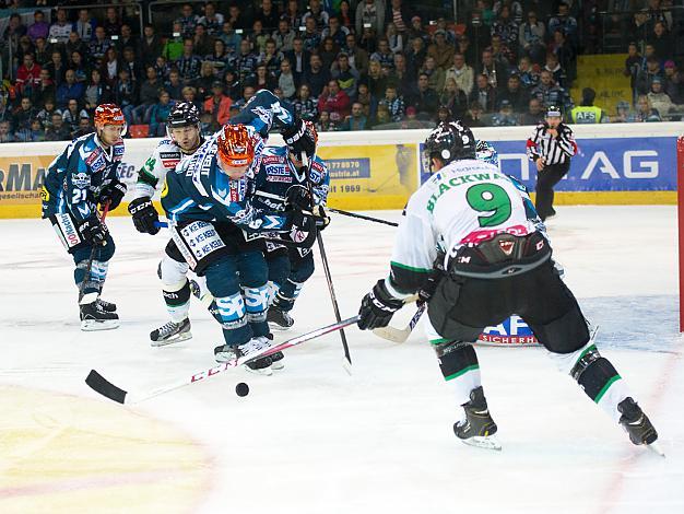 Andy Hedlund, Linz verteidigt gegen Judd Blackwater, Laibach, EHC Liwest Black Wings Linz vs HDD Telemach Olimpija Ljubljana