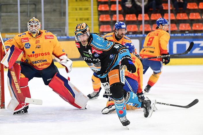 Sean Collins (Steinbach Black Wings Linz)  Win2Day ICE Hockey League,  Steinbach Black Wings Linz vs Migross Supermercati Asiago Hockey,  Linz AG Eisarena 