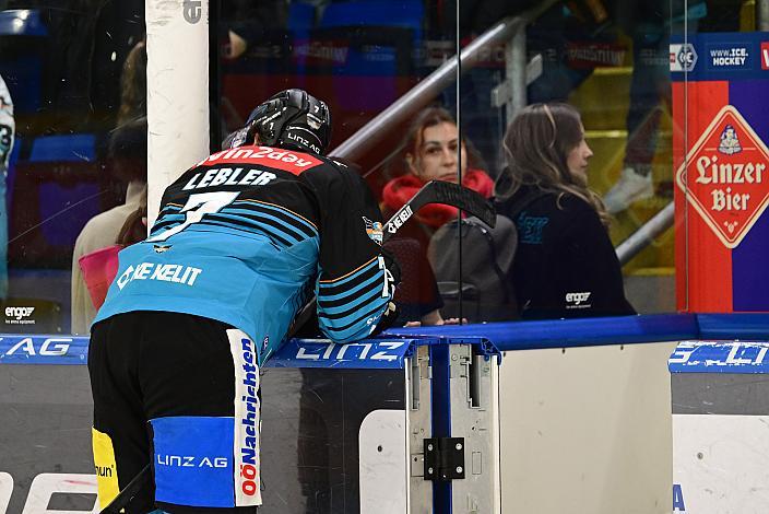 Brian Lebler (Steinbach Black Wings Linz) Saisonende in Linz, Spiel 2 Pre-Playoffs,  ICE, Steinbach Black Wings Linz vs EC iDM Wärmepumpen VSV, Linz AG Eisarena 