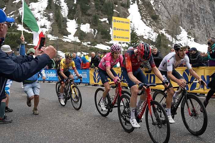 Primoz Roglic (SLO, Team Jumbo-Visma) , Geraint Thomas (GBR, Ineos Grenadiers), Thymen Arensman (NED, Ineos Grenadiers), Joao Almeida (POR, UAE Team Emirates), 106. Giro d Italia, Stage 19, Longarone  - Tre Cime de Lavaredo 183km