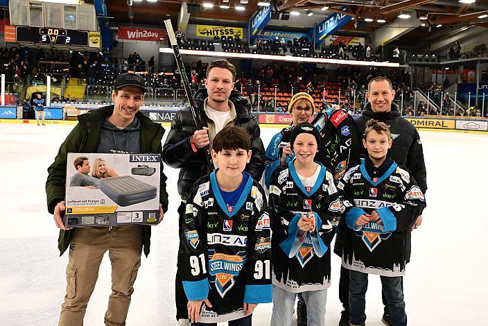 Nachwuchsgewinnspiel  Win2Day ICE Hockey League,  Steinbach Black Wings Linz vs  HCB Südtirol Alperia,  Linz AG Eisarena 