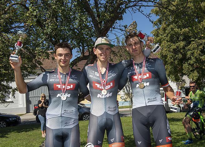 Podest U23, 2. Platz Maximilian Veraszto (AUT, Tirol Cycling Team), Sieger Tobias Bayer (Aut, Tirol Cycling Team) , 3. Platz Marco Friedrich (AUT, Tirol KTM Cycling Team)  ÖSTM Einzelzeitfahren,  Lutzmannsburg, Österreichische Staatsmeisterschaft U23, Elite Damen und Herren