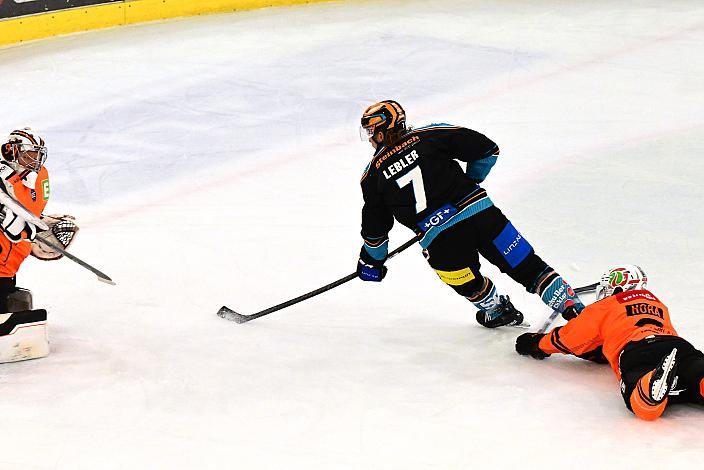 Tormann Jonas Gunnarsson (Moser Medical Graz 99ers), Brian Lebler (Steinbach Black Wings Linz)  Win2Day ICE Hockey League,  Steinbach Black Wings Linz vs Moser Medical Graz 99ers,  Linz AG Eisarena 