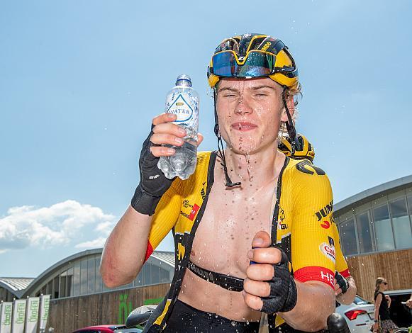 Der Etappensieger in Niederkappel Per Strand Hagenes (NOR, Jumbo-Visma Development Team), Ziel Firma Ökofen, Eferding - Niederkappel Ökofen,  Int. Raiffeisen Oberösterreich Rundfahrt UCI Kat. 2.2