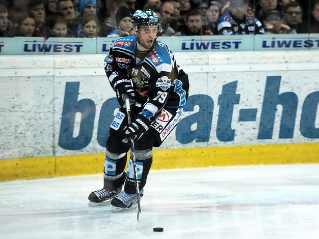 Gregor Baumgartner (Liwest Black Wings Linz) und (EC KAC), EHC Liwest Black Wings Linz vs EC KAC, Play-Offs, Semifinale