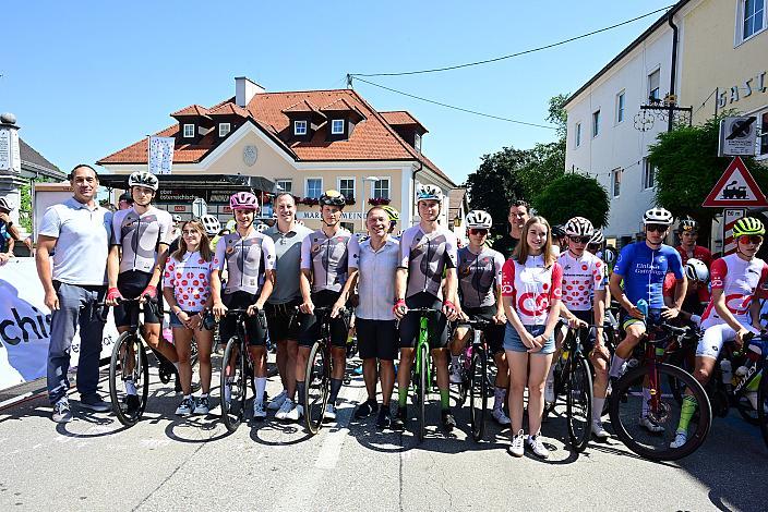 Start mit Mag. Erwin Stürzlinger (Bgm. Bad Wimsbach), und das OÖ Regionalteam 3. Etappe Bad Wimsbach - Strass im Attergau, Int. Oberösterreichische Versicherung OÖ Junioren Oberösterreich Rundfahrt