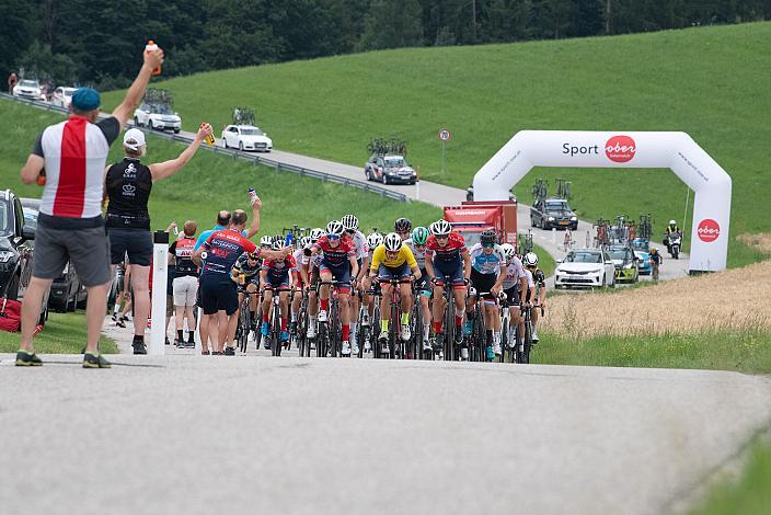 Das Fahrerfeld vor Rohrbach 46. Int. Keine Sorgen,  Junioren Rundfahrt UCI Kat. MJ 2.1, 2. Etappe Rohrbach - Rohrbach