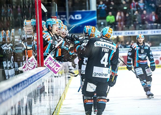 Im Bild: Linz feiert das 2 zu 1 durch Rick Schofield (EHC Liwest Black Wings Linz)  Eishockey,  EHC Liwest Black Wings Linz vs HC Orli Znojmo