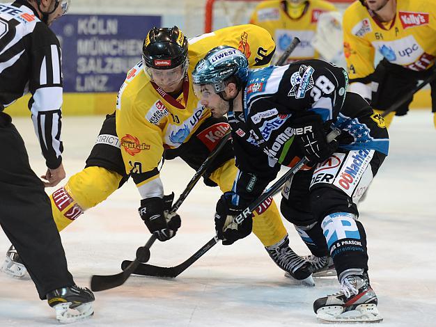 Mike Ouellette, Linz und Philipp Pinter, Vienna EHC Liwest Black Wings Linz vs UPC Vienna Capitals