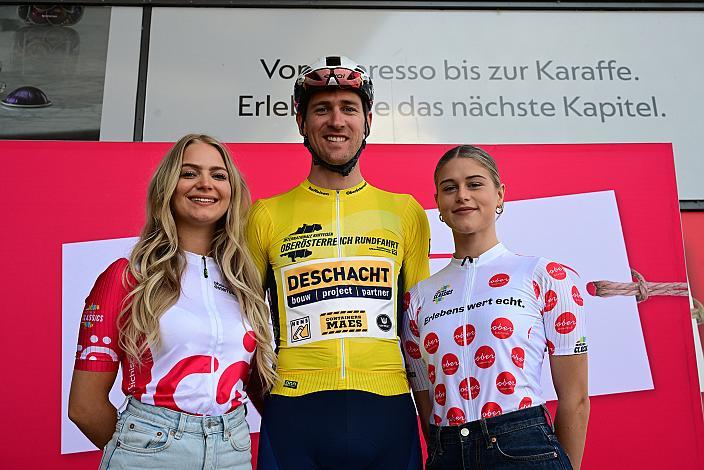 Im Gelben Trikot des Gesamtführenden Toon Aerts (BEL, Team Deschacht - Group Hens - Containers Maes), Wels - Aigen - Schlägl, 14. Int. Raiffeisen OÖ-Radrundfahrt UCI Kat. 2.2